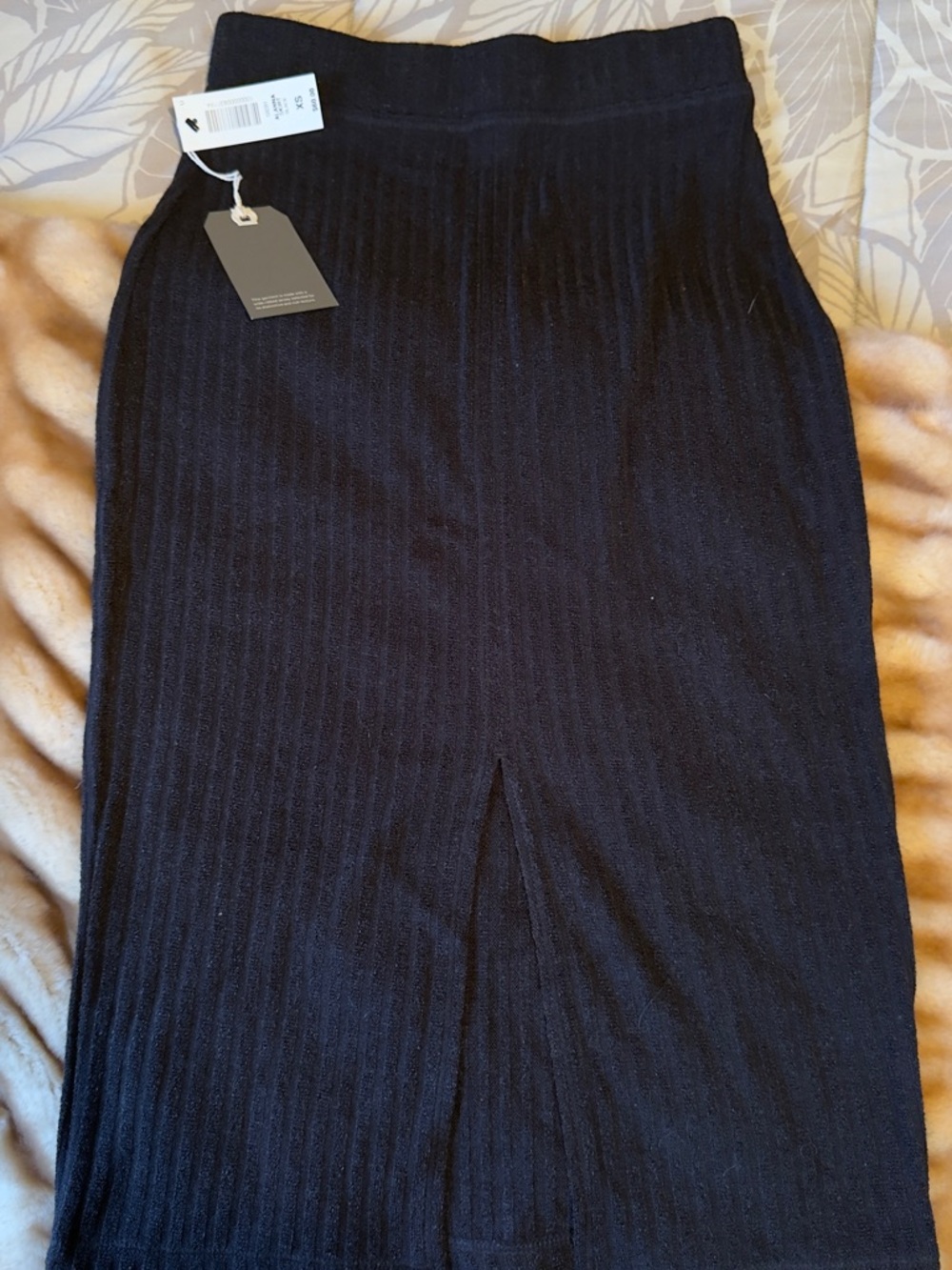 NWT Wilfred Free Ribbed Knit Midi Skirt in Black